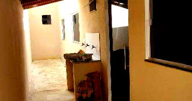 Casa com 57m² construída, 115m² privativa, ocupada