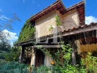 Casa com 3 suítes, 4 quartos e área construída de 357m²