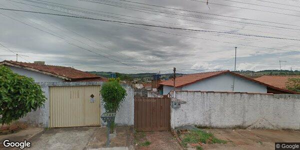 Casa com 2 Quartos e Terreno de 404,25m² em Santa Terezinha de Goiás