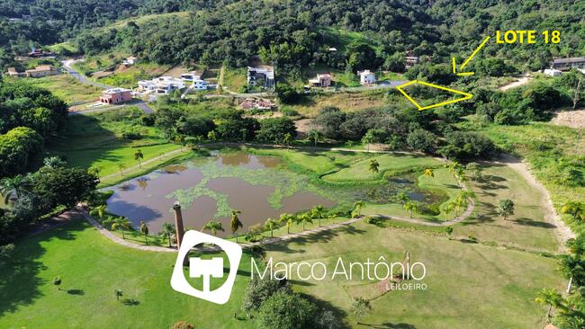 Lote amplo de 1.179m² em condomínio com portaria 24h e área gourmet