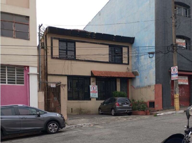 Terreno com 2m de frente e 50m de profundidade