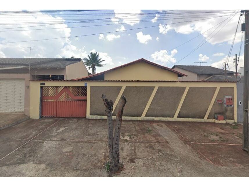 Casa em leilão com 310m² construída em Goiânia