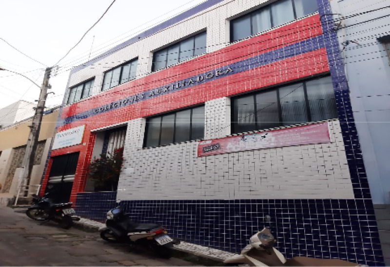 Sobrado em Propriá/SE com 4 quartos e 4 banheiros