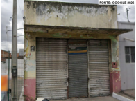 Salão comercial depreciado com terreno em Arapiraca/AL