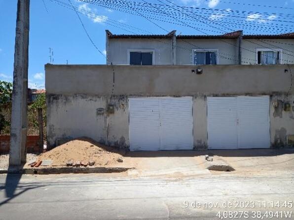 Casa com 2 quartos, 2 banheiros, 75m² área privativa, 1 vaga