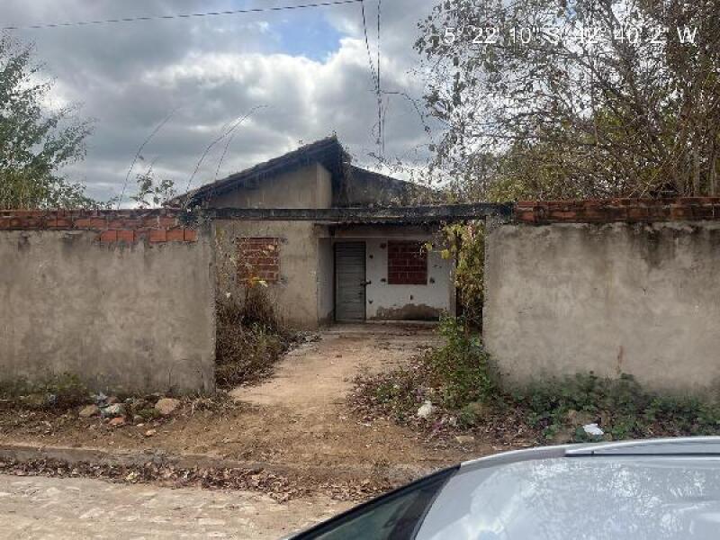 Casa com 2 quartos, 2 banheiros e 1 vaga de garagem