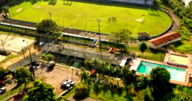 Complexo com área de 53.090 m² e prédios administrativos