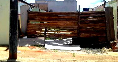 Casa com 1 Quarto e 2 Vagas na Garagem em Bauru