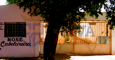 Casa residencial com 2 quartos, 2 vagas e 300m² construída