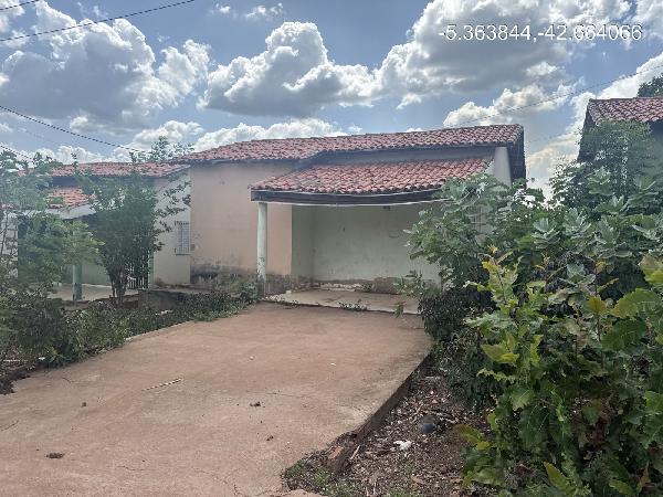 Casa com 2 quartos, 58m², 1 vaga de garagem