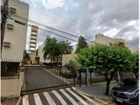 Apartamento com 1 suíte e 1 dormitório em leilão