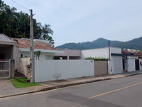 Casa em Jaraguá do Sul com 109m² construída e terreno de 434m²