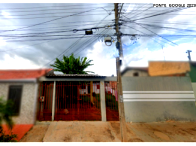 Casa residencial com garagem e terreno de 200m², desocupada