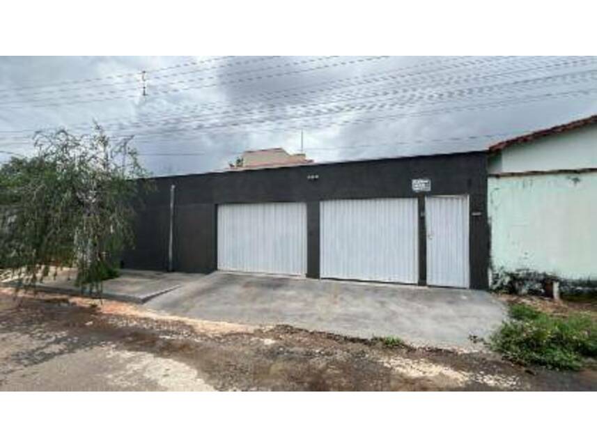Casa Padrão Ocupada com 1 Vaga e 360m² em Inhumas/GO