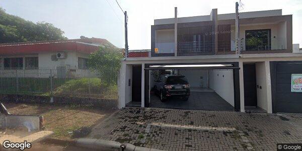 Sobrado Mobiliado com 3 Suítes e Elevador - 268 m²