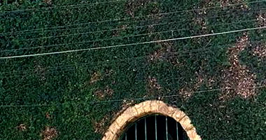 Casa em Jacarepaguá com infraestrutura em condomínio fechado