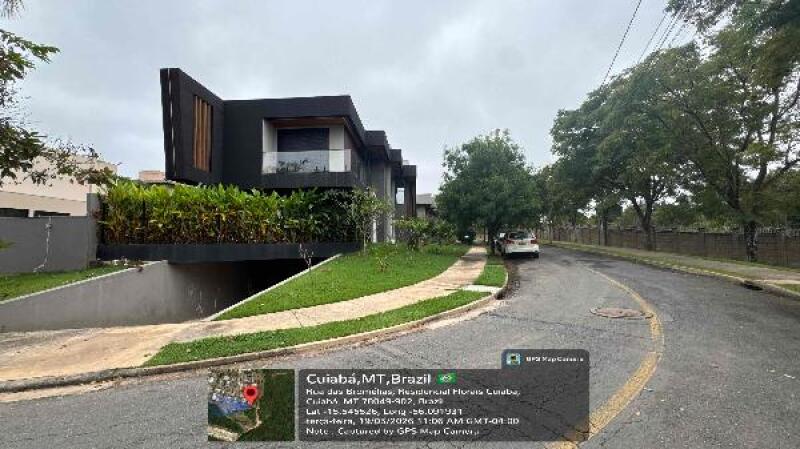 Casa em Condomínio com 381,86 m² em Cuiabá