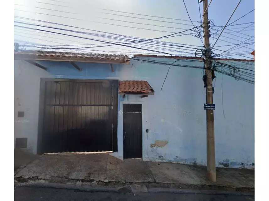 Casa em Leilão Desocupada com Ampla Área em Itapetininga