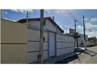 Casa Ocupada com 2 Quartos e 1 Banheiro em Leilão
