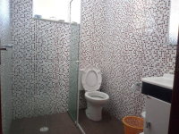 Casa de luxo com 5 dorms, piscina e 6 banheiros em Peruíbe-SP
