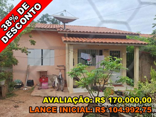 Casa 2 quartos, 1 banheiro, 1 vaga, 51m² construída, desocupada
