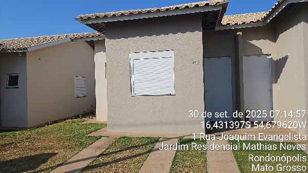 Casa em Rondonópolis MT com 2 quartos e 1 vaga