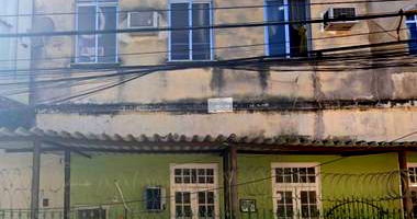 Sobrado 2 pavimentos com terreno, 72.77m², desocupado