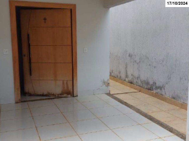 Casa com área de lazer e piscina, 3 quartos, 2 banheiros, 492,50m²