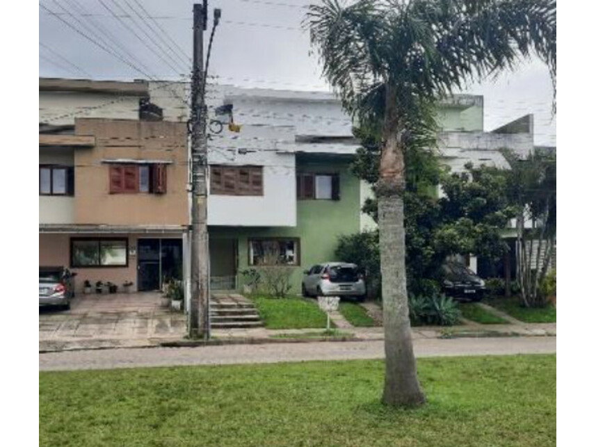 Casa com 3 quartos, 148,53m² construídos, ocupada