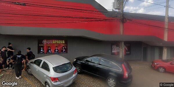 Casa moderna em condomínio fechado com piscina e 4 suítes