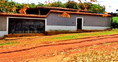 Casa com 3 quartos, 1 banheiro, 236m² construída, ocupada