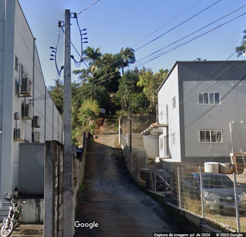 Terreno de 1711m² com Casa no Bairro do Salto
