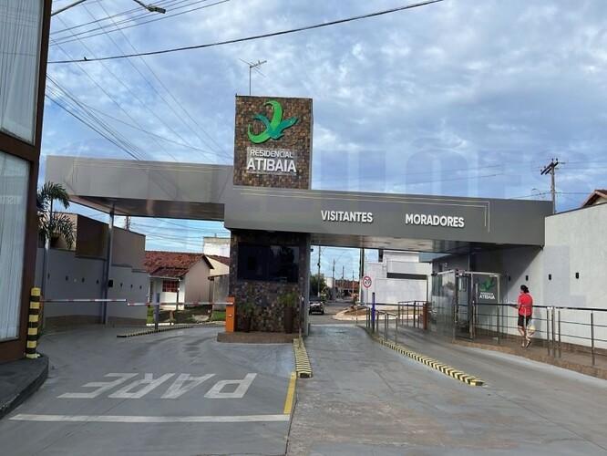 Casa com 2 quartos e 1 banheiro, 206 m², desocupada