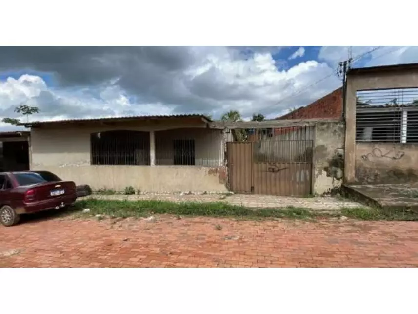 Casa com 3 quartos, 1 banheiro, 129m² construídos, ocupada