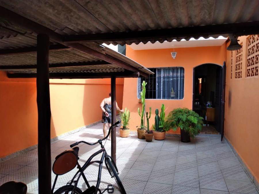 Casa com 83m² construída em terreno de 134m², ocupada