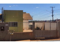 Casa ocupada com 77,77 m² de área construída