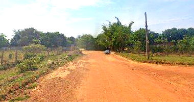 Terreno retangular 375m² com relevo plano, desocupado