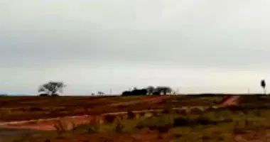 Terreno desocupado com 365m², ideal para construção