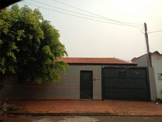 Casa com 1 vaga de garagem, 191,6m² construídos, ocupada