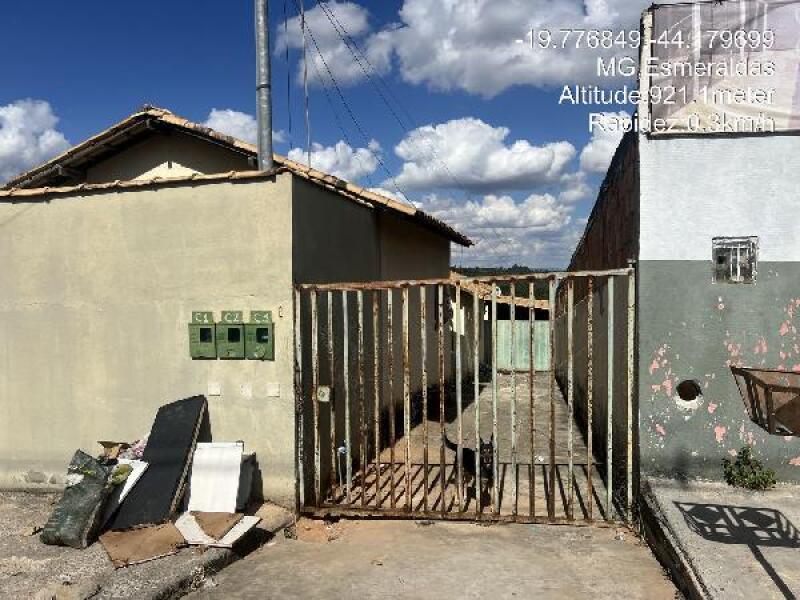 Casa com 2 quartos, 1 banheiro e 1 vaga