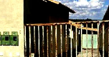 Casa com 2 quartos, 1 banheiro e 1 vaga