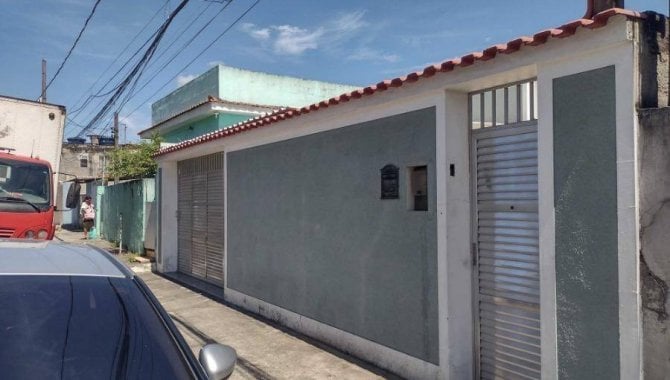 Casa com 2 quartos, 2 banheiros e 1 vaga de garagem