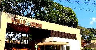 Terreno em Condomínio - Ampla Área