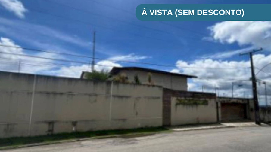 Casa Ocupada com 247m² de Área Construída em Itabuna