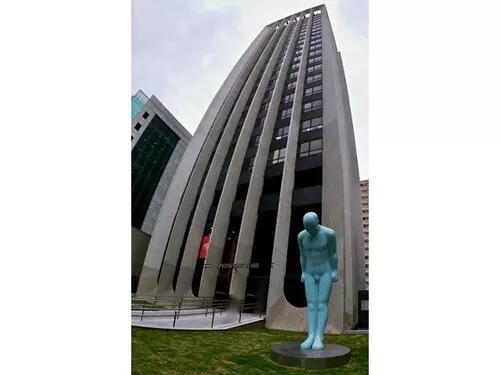 Unidade comercial locada de 498,44 m² com 4 vagas