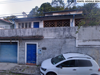Sobrado com piscina e amplo terreno em Petrópolis/RJ