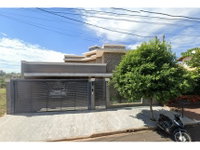 Casa ocupada com 260,78m² construídos