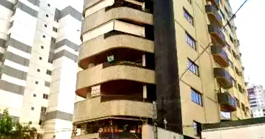 Apartamento Ocupado com 2 Vagas de Garagem em Leilão