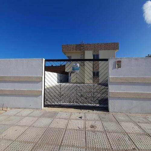 Casa com 2 quartos, 1 banheiro, 55m² área privativa, 1 vaga