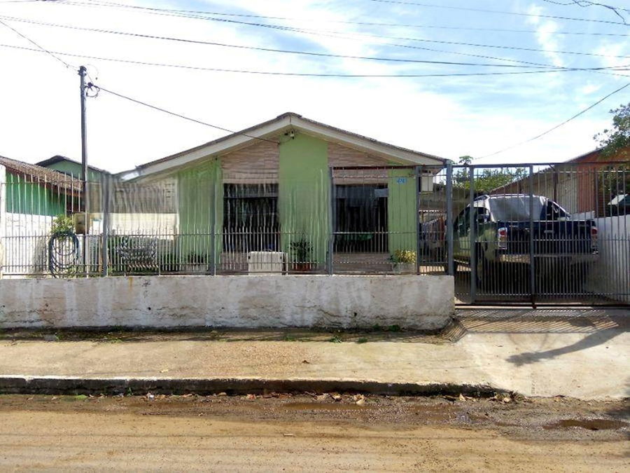 Casa com 3 quartos, 2 banheiros e 1 vaga de garagem, 188,59 m² construídos, ocupada